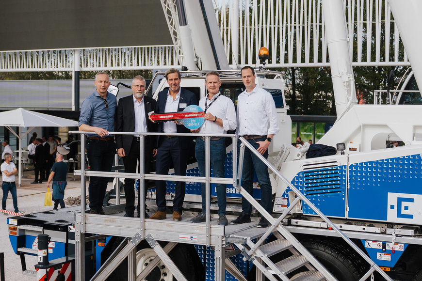 Zero emission, full power: The world's first LTC 1050-3.1E goes to Mammoet